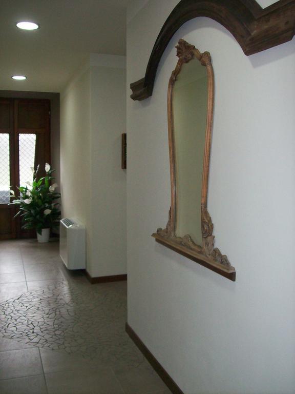 Vanzaghello La Bottega Del Falegname מראה חיצוני תמונה